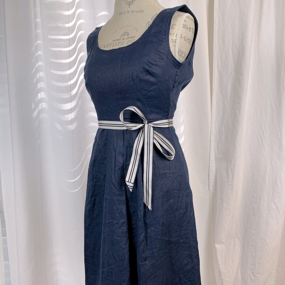 Like new, knee-length cotton dress with belt
